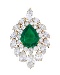 EMERALD AND DIAMOND BROOCH, GRAFF