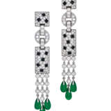 Cartier. EMERALD, ONYX AND DIAMOND 'PANTHÈRE' EARRINGS, CARTIER - фото 1