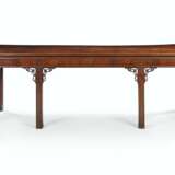 A GEORGE III MAHOGANY LARGE SERVING-TABLE - photo 2