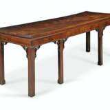 A GEORGE III MAHOGANY LARGE SERVING-TABLE - photo 3