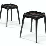 A PAIR OF EBONY OCCASIONAL TABLES - фото 1