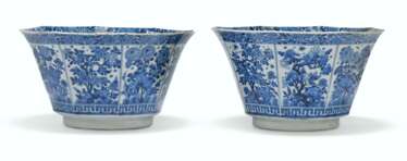 A PAIR OF LARGE CHINESE BLUE AND WHITE OCTAGONAL BOWLS