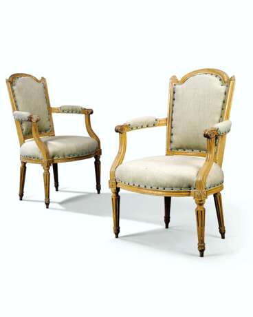 A PAIR OF LOUIS XVI CREAM-PAINTED FAUTEUILS - фото 1
