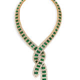 EMERALD AND DIAMOND NECKLACE, BRACELET, WRISTWATCH, RING AND... - photo 2