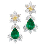 EMERALD, COLOURED DIAMOND AND DIAMOND NECKLACE, EARRING AND ... - Foto 3