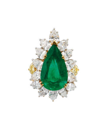 EMERALD, COLOURED DIAMOND AND DIAMOND NECKLACE, EARRING AND ... - фото 5