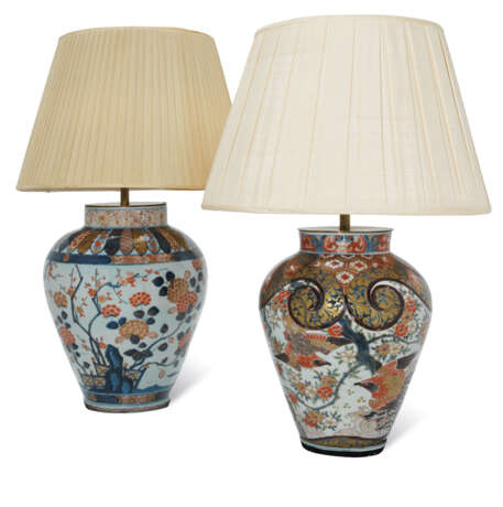 TWO JAPANESE IMARI VASES MOUNTED AS LAMPS - photo 1