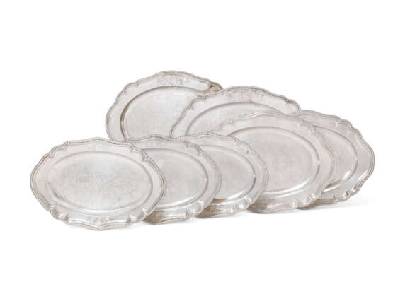 SEVEN GEORGE III SILVER MEAT DISHES - photo 1