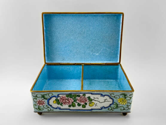 Casket “A casket Guanzi, painted enamel, Canton enamel, China, handmade, first half 20th century”, Mixed media, 1920 - photo 3