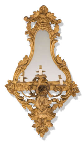 A PAIR OF EARLY VICTORIAN GILT COMPOSITION THREE-LIGHT GIRAN... - photo 1