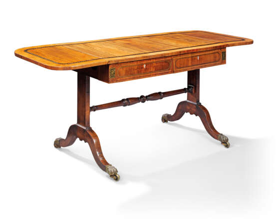 A REGENCY BRASS AND EBONY-INLAID KINGWOOD SOFA TABLE - Foto 2