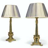 A PAIR OF VICTORIAN ORMOLU AND LACQUERED-BRASS TABLE LAMPS - фото 1