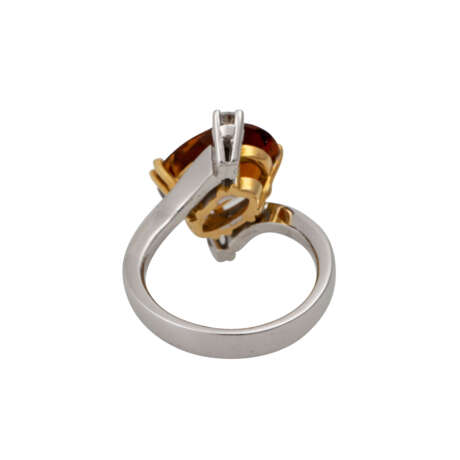 Ring mit oval facettiertem Citrin und 2 Brillanten, zusammen ca. 0,18 ct, - фото 4