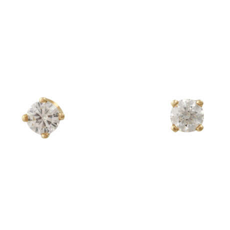 Paar Ohrstecker mit Brillanten zusammen ca. 0,9 ct, - фото 1