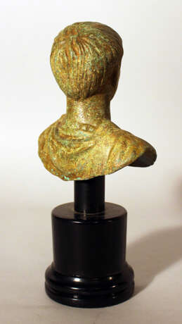 Bronze bust of Roman emperor Augustus in ancient manner, looking to the side, in armour - фото 3