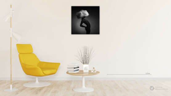 Photograph “BLACK MODEL AND BIG WHITE HAT 4.”, Digital photography, Black photo, Genre Nude, 2020 - photo 2