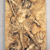 Large stone plate with relief of St. Michael fighting the devil - Foto 1
