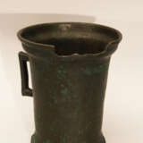 Gothic bronze mortar with one hand grip, rounded base and outstanding upper border - Foto 3