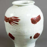 Chinese porcelain pot, white painted with red dragon ornament, short neck and wide border - фото 2