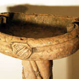 A rosso verona pidgeon or central standing fountain on triangle shaped base with central turned and fluted column and oval basin, on the sides with lion heads, volutes and a coat of arms - photo 3