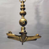 A Jewish Shabbat lamp, bronze cast gilded, turned shape, with a six pointed star and with later electrical fitting - photo 2