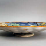 Urbino ceramic dish on integrated central bowed foot - photo 2