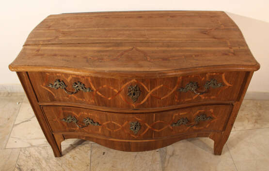 A Bohemian baroque commode, on four long legs with two drawers and shaped front - photo 2