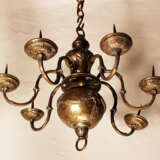 Small Louis XVI chandelier with seven branches ending in tazzas with spikes - фото 2