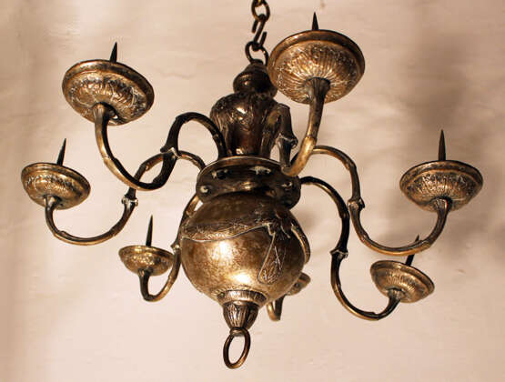 Small Louis XVI chandelier with seven branches ending in tazzas with spikes - фото 3
