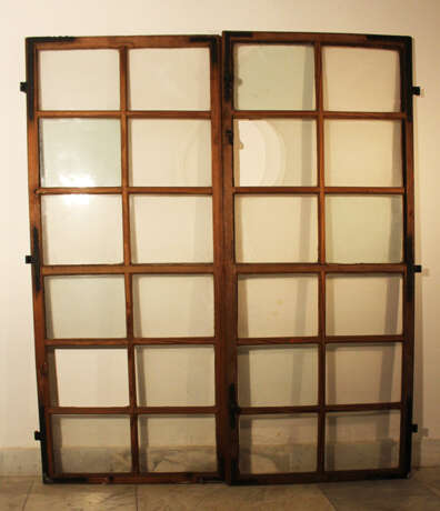 Pair of baroque casement windows, each with 12 sections, partly with their original mouth blown glass, partly with later glass and missing parts - photo 1