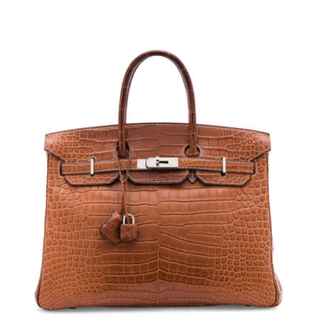 Hermes. A MATTE FAUVE POROSUS CROCODILE BIRKIN 35 WITH PALLADIUM HAR... - Foto 1