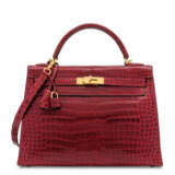 Hermes. A SHINY ROUGE H POROSUS CROCODILE SELLIER KELLY 32 WITH GOLD... - фото 1