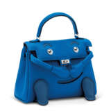 Hermes. A LIMITED EDITION BLEU ZELLIGE SWIFT LEATHER QUELLE IDOLE WI... - photo 2