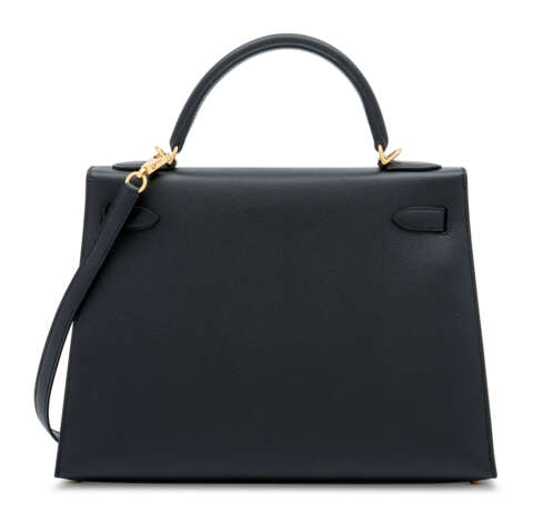 Hermes. A BLACK EPSOM LEATHER SELLIER KELLY 32 WITH GOLD HARDWARE - photo 3