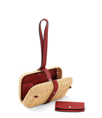 Hermes. A ROUGE GRENAT SWIFT LEATHER & OSIER PICNIC CLUTCH - photo 4
