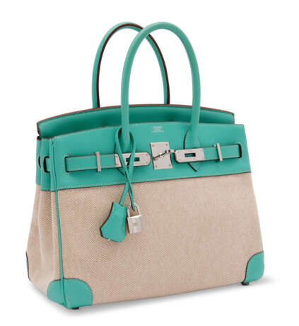 Hermes. A TURQUOISE SWIFT LEATHER & TOILE H BIRKIN 30 WITH PALLADIUM... - Foto 2