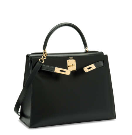 Hermes. A BLACK CALF BOX LEATHER SELLIER KELLY 28 WITH GOLD HARDWARE... - photo 2