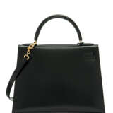 Hermes. A BLACK CALF BOX LEATHER SELLIER KELLY 28 WITH GOLD HARDWARE... - фото 3