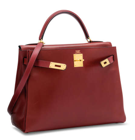Hermes. A ROUGE H CALF BOX LEATHER RETOURNÉ KELLY 32 WITH GOLD HARDW... - фото 2