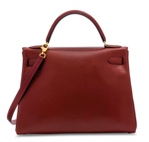 Hermes. A ROUGE H CALF BOX LEATHER RETOURNÉ KELLY 32 WITH GOLD HARDW... - photo 3