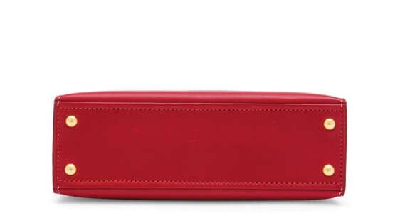 Hermes. A ROUGE VIF CALF BOX LEATHER MICRO MINI KELLY 15 WITH GOLD H... - Foto 4