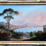 Neapolitan School early 19th Century, View of the bay of Naples with the town, ships, peasants and the Vesuvius in the background - Foto 1