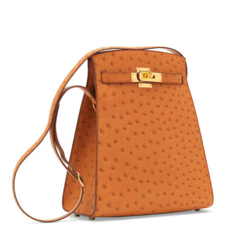 Hermes. A COGNAC OSTRICH KELLY SPORT 24 BAG WITH GOLD HARDWARE - photo 2