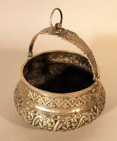 South American silver container, bowed shape and thin neck - photo 2