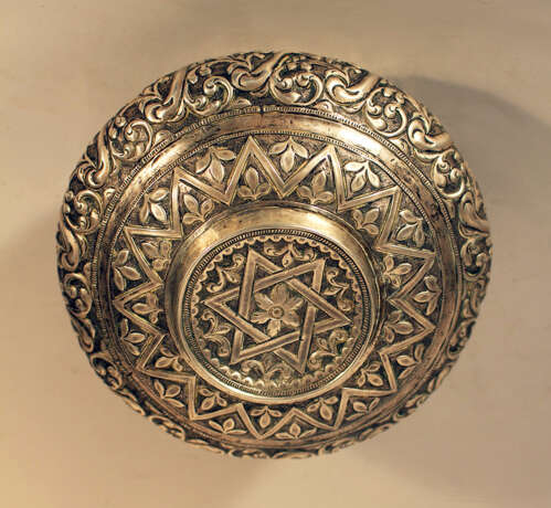 South American silver container, bowed shape and thin neck - photo 3