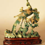 Chinese jade bird sculpture with open work flowers on grey and green colours - Foto 2