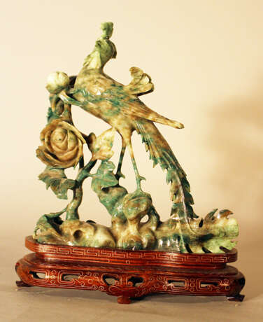 Chinese jade bird sculpture with open work flowers on grey and green colours - Foto 3