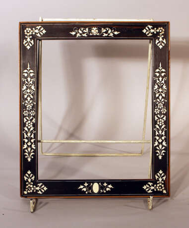 Small Italian collectors frame, with rich ivory floral intarsias on ebonised wooden frame - фото 2
