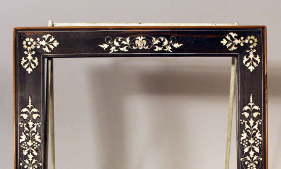 Small Italian collectors frame, with rich ivory floral intarsias on ebonised wooden frame - photo 3