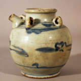 A small Ming porcelain pilgrims can, in bowed shape with small neck. four rings and one spout - photo 1